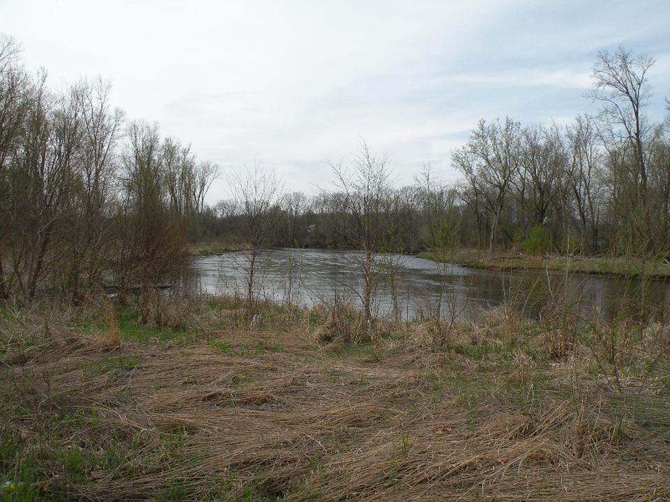 2nd image of Riverview Dr