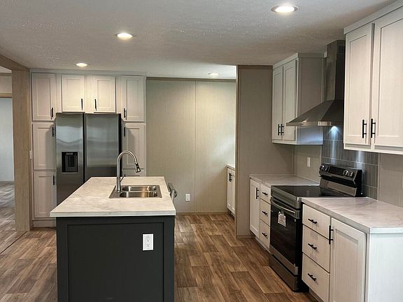 2nd image of 8877 Millers Path NE