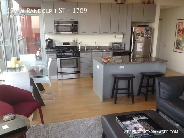 Modern 2Bd/2Ba Condo with Great Views, Pool/Gym, & W/D — Photo 2