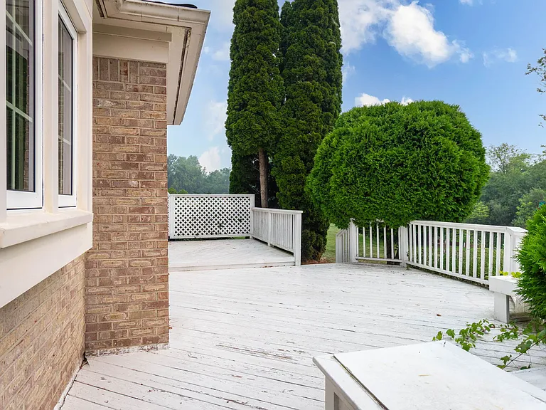 45520 Morningside Dr — Photo 10