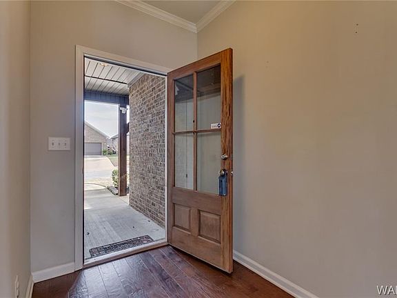 2nd image of 555 Shelby Cir