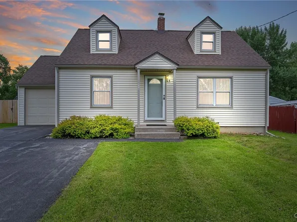112 Traister Dr, Liverpool, NY 13088