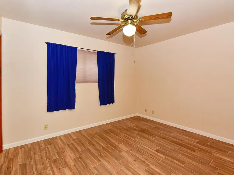 439 E Brown Rd — Photo 3