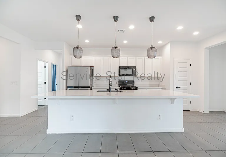 18763 W Rancho Dr — Photo 9