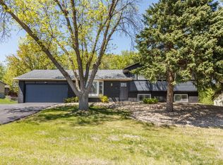 1724 140th St W, Burnsville, MN 55337
