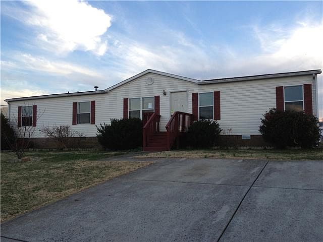 1st image of 135 Shawn Dr