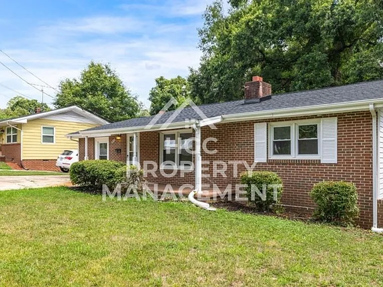 1228 Irving Ave — Photo 2