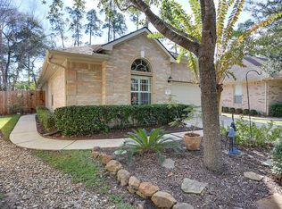 7 Velvet Rose Ct, Conroe, TX 77384