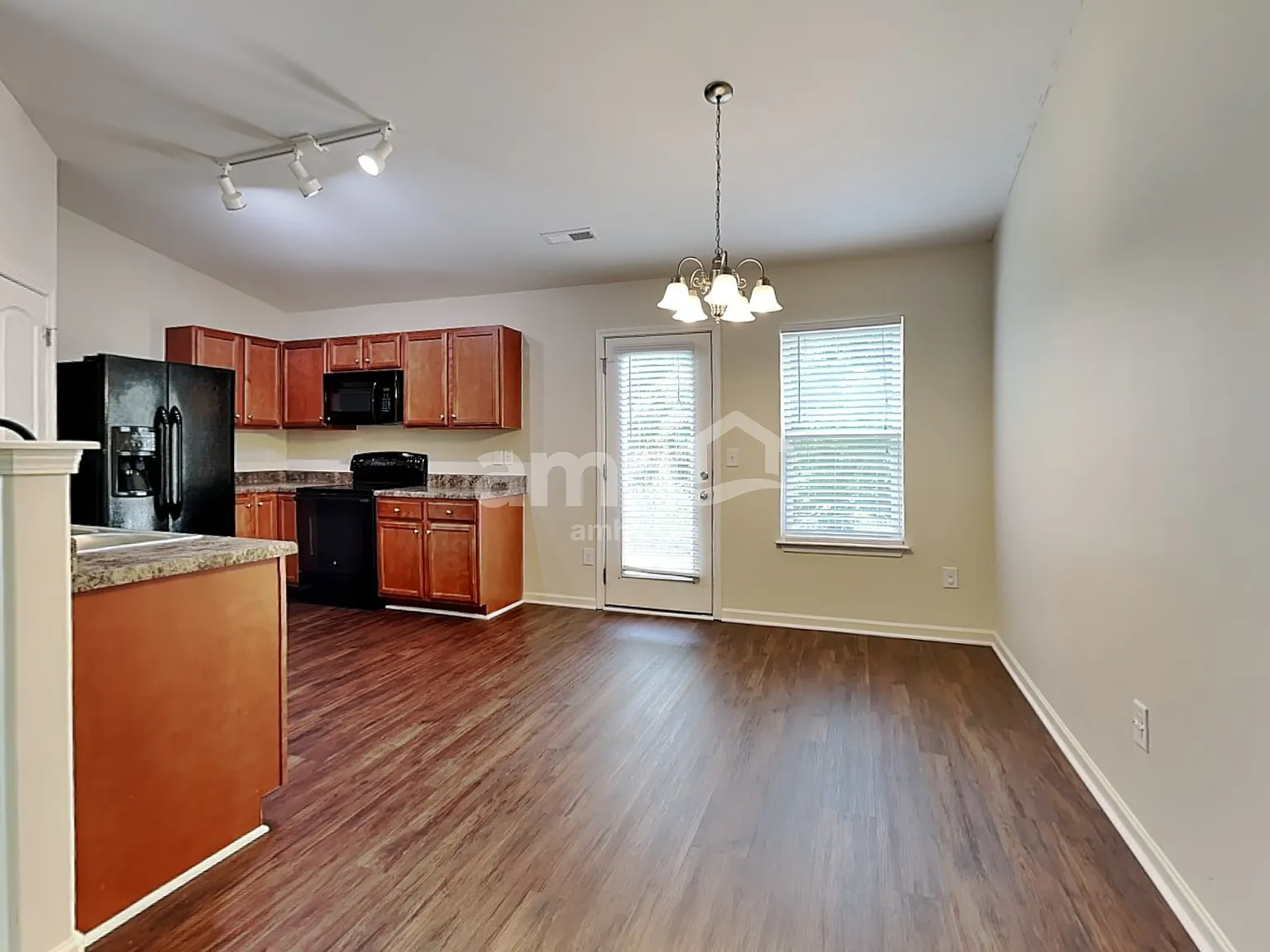 3 bed, 2.0 bath, 1513 sqft, $1,885 — Photo 4