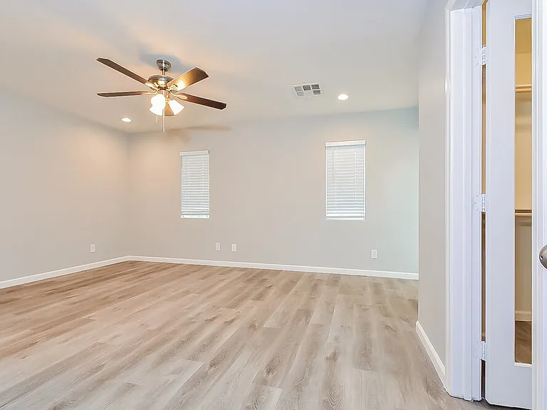 10569 Hamdem Ave — Photo 10