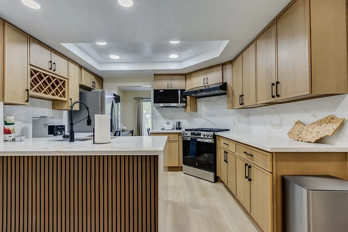4 bed, 3.0 bath, 1578 sqft, $5,800 — Photo 4