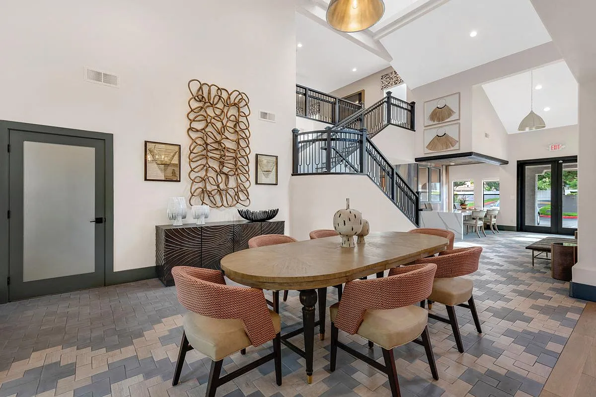 La Mirage Apartment Homes — Photo 3