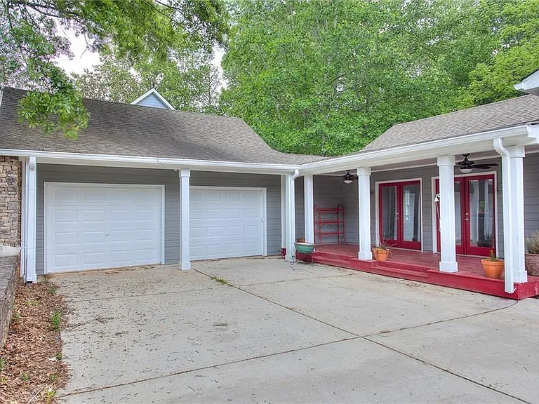 2067 Brockett Rd — Photo 2
