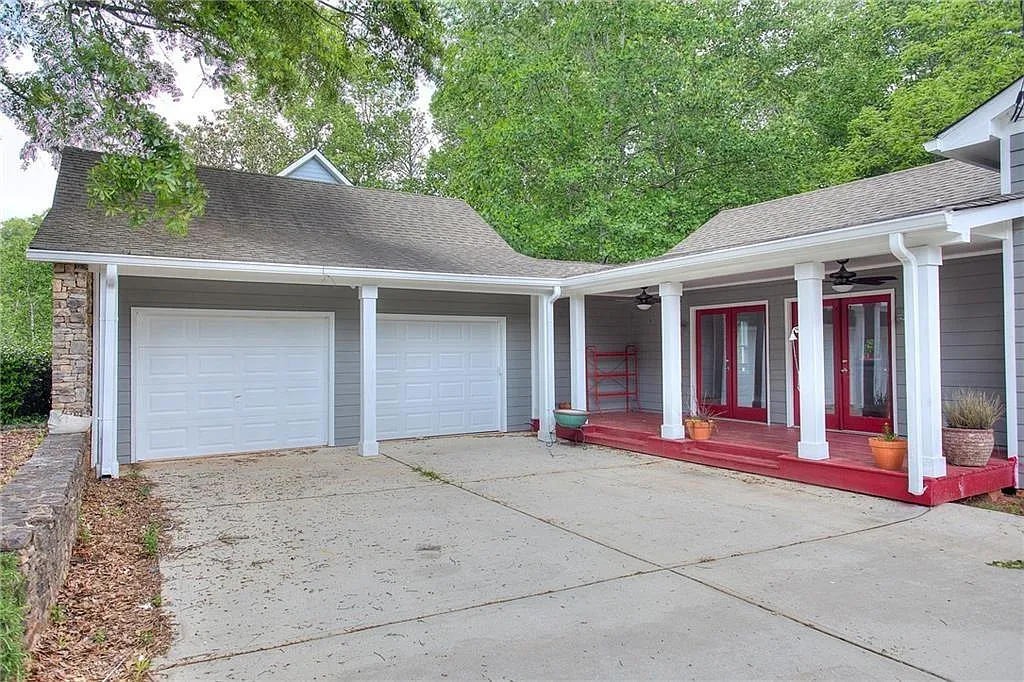 Building Photo - 2067 Brockett Rd