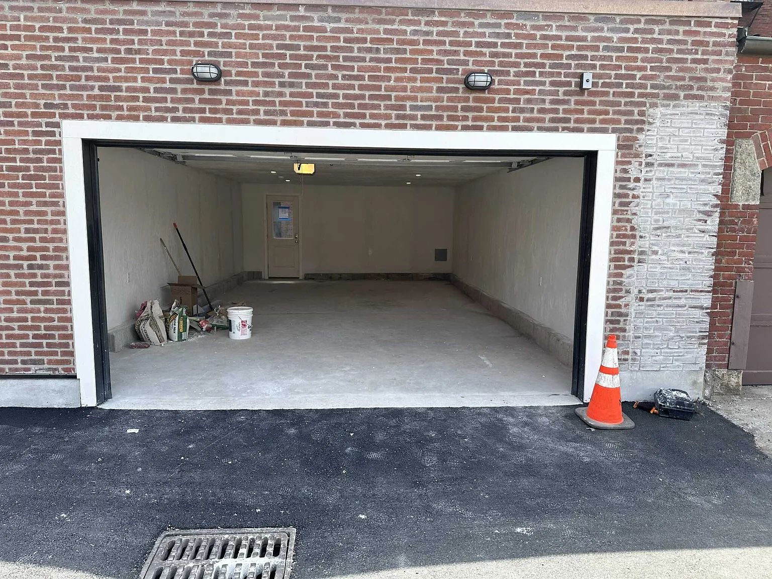 Studio, $2,500 — Photo 2