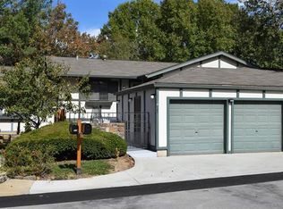 723 Claygate Ct, Ballwin, MO 63021