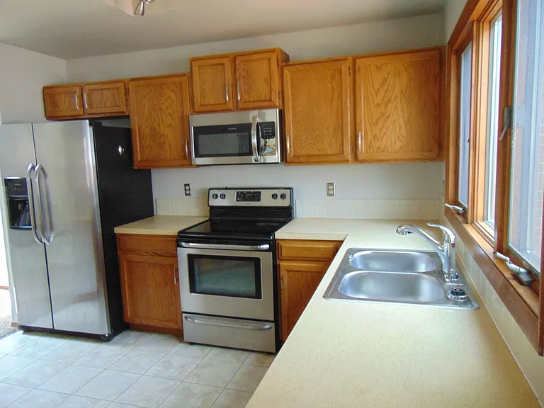 831 Coronado Ave — Photo 4