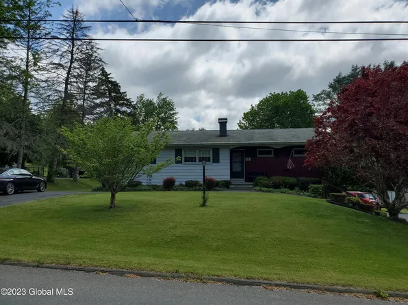 7 Muriel Drive, Troy, NY 12180