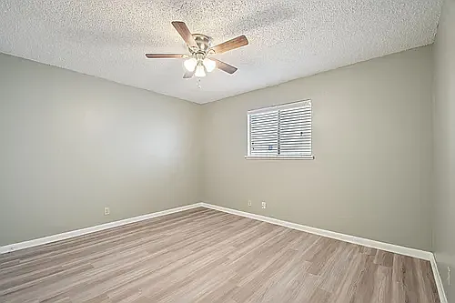 Carrells Apartments — Photo 14