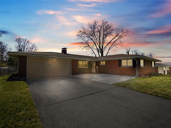 3rd image of 3129 E High St