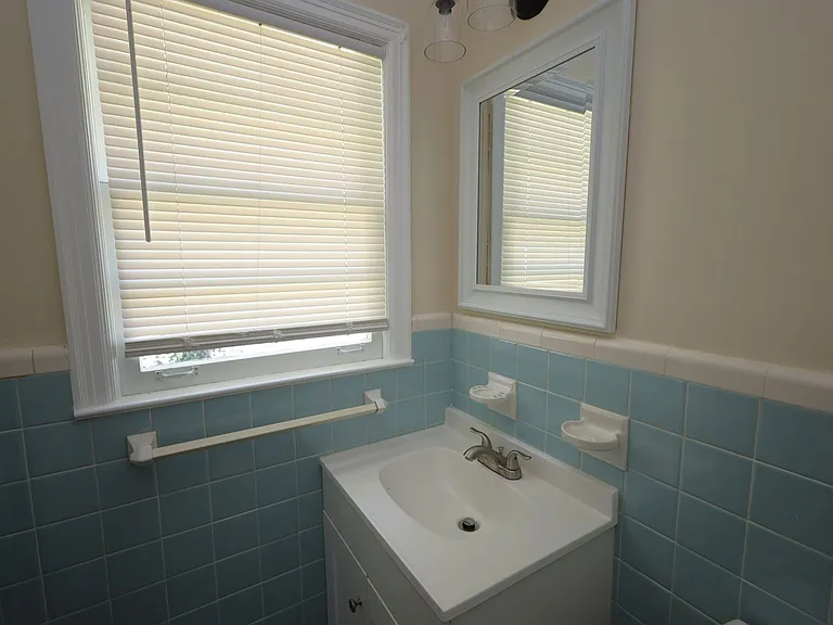 908 E Park Ave — Photo 10