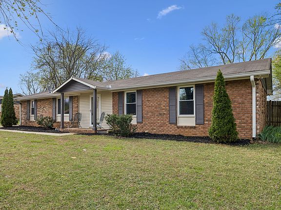 3rd image of 121 Crockett Ct