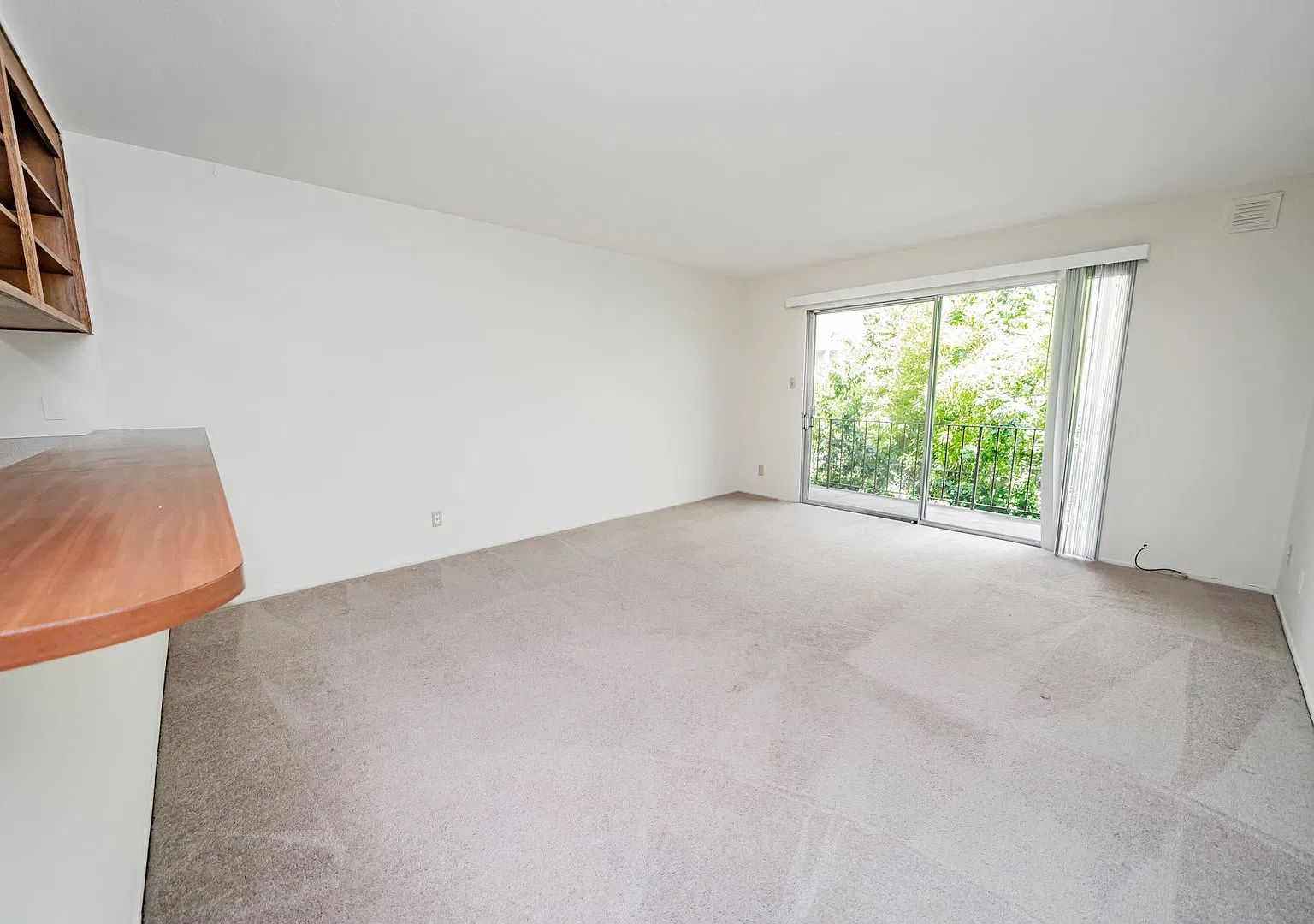 36 Moss Avenue — Photo 2