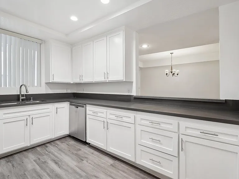 4532 Murietta Ave — Photo 20