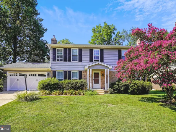 2006 Friendship Ln, Falls Church, VA 22043