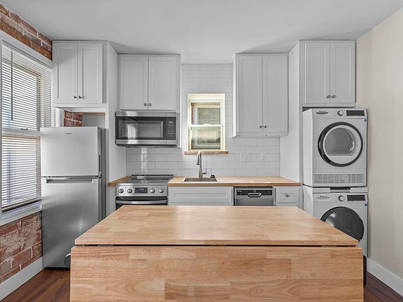 3rd image of 4949A Oleatha Ave
