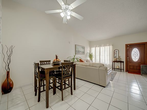 3rd image of 10843 NW 1st Ln