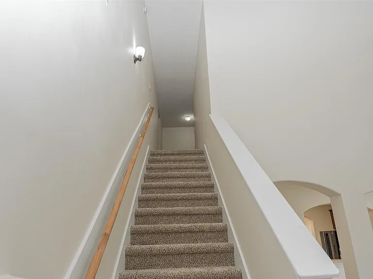 1902 Vernal Glen Cir — Photo 35
