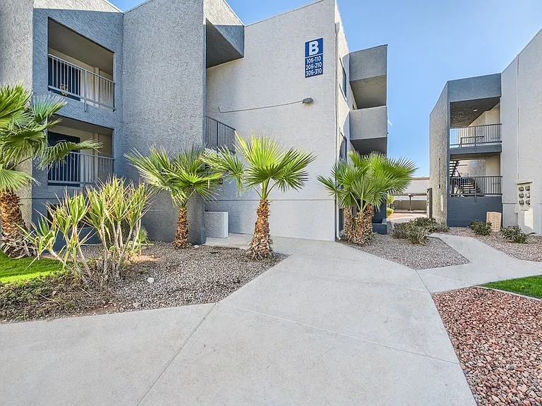 1325 W Guadalupe Rd — Photo 50