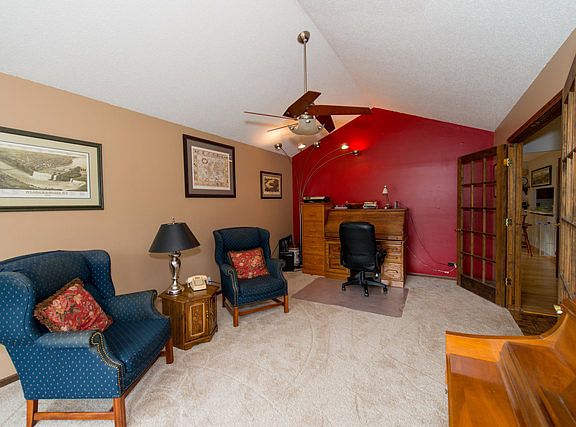 4th image of 1728 Hampshire Dr
