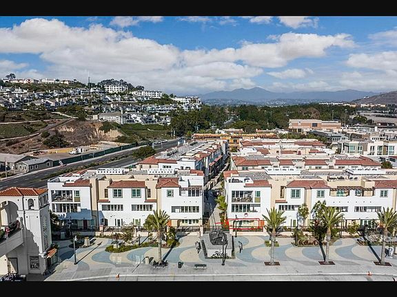 5th image of 3198 Doheny Way