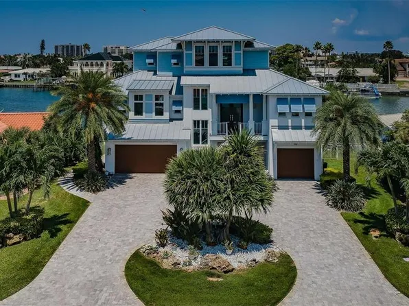 2242 Donato Dr, Belleair Beach, FL 33786