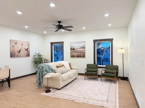 301 2nd Ave NW, Waukon, IA 52172