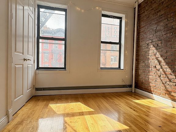 3rd image of 212 E 29th St APT 10