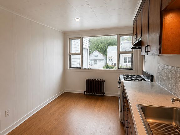 2nd image of 108 Washington St #0
