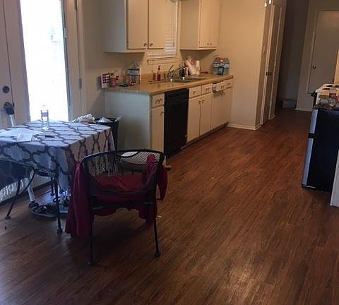 3rd image of 3101 Mark Ln #A