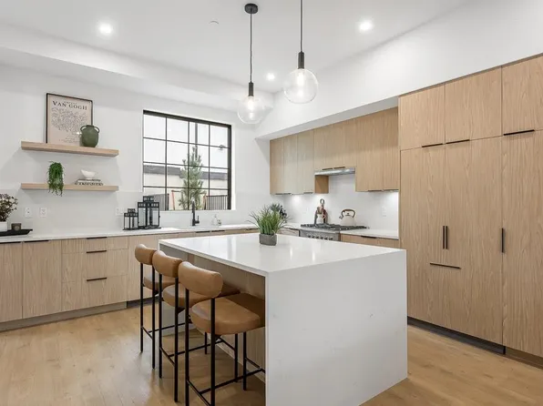 19750 76th Ave, Langley, BC V2Y 3V2