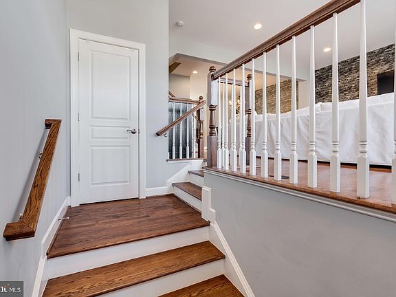 3rd image of 16621 Danridge Manor Dr