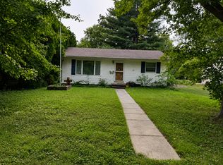 321 N Shelby St, Moweaqua, IL 62550