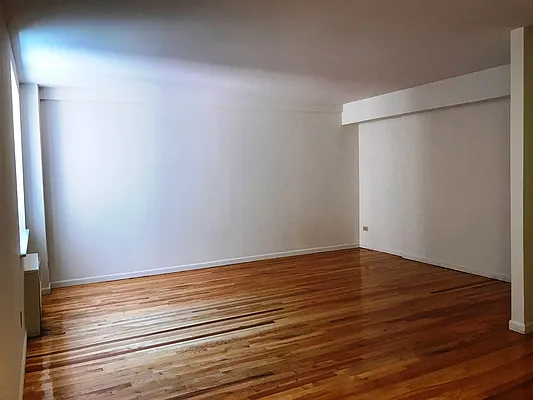 Rented by Prime Realty | media 10