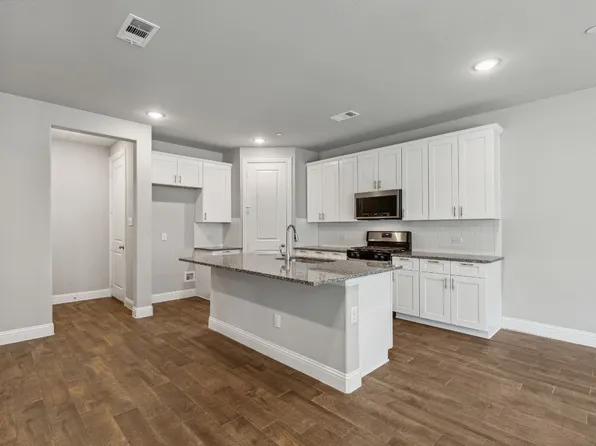 913 Suma Dr, Euless, TX 76040