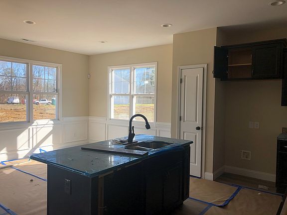 3rd image of 50 Nolan Park Dr