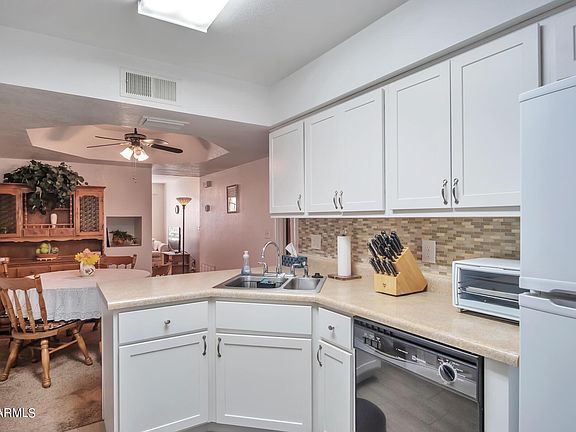 2nd image of 455 Delaware Dr Unit 93