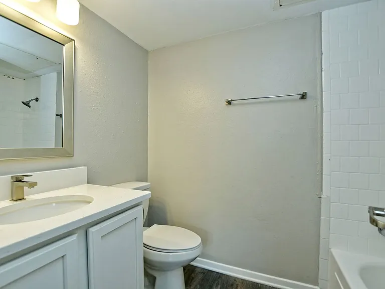 Sandpiper Apartments — Photo 34