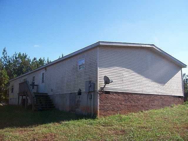 2nd image of 423 Rainbow Ln