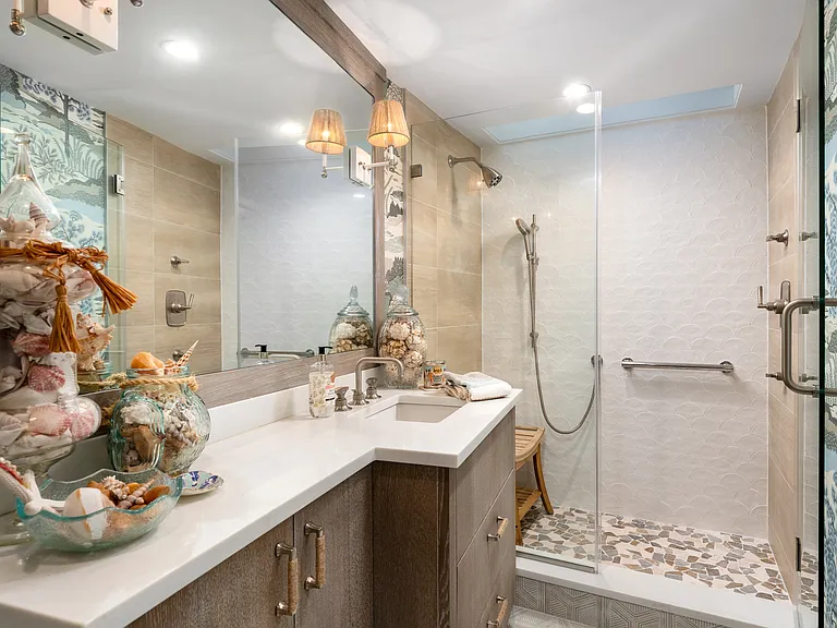 529 Peconic Bay Blvd — Photo 17